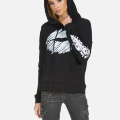 Melanie Scribble Lip