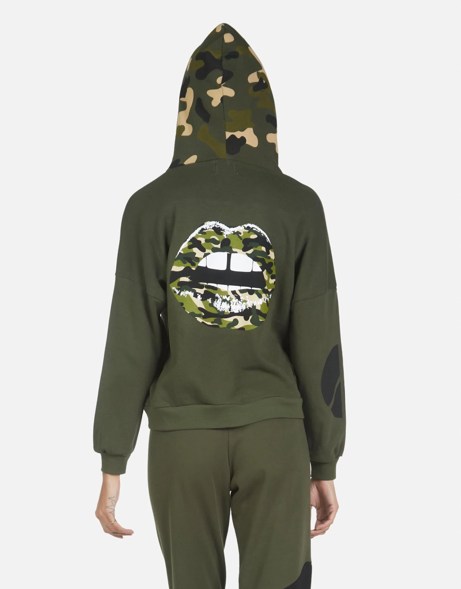 Melanie Camo Lip 4 Melanie Camo Lip - Image 2