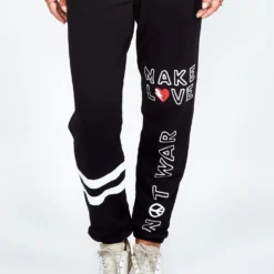 Gia Make Love Not War