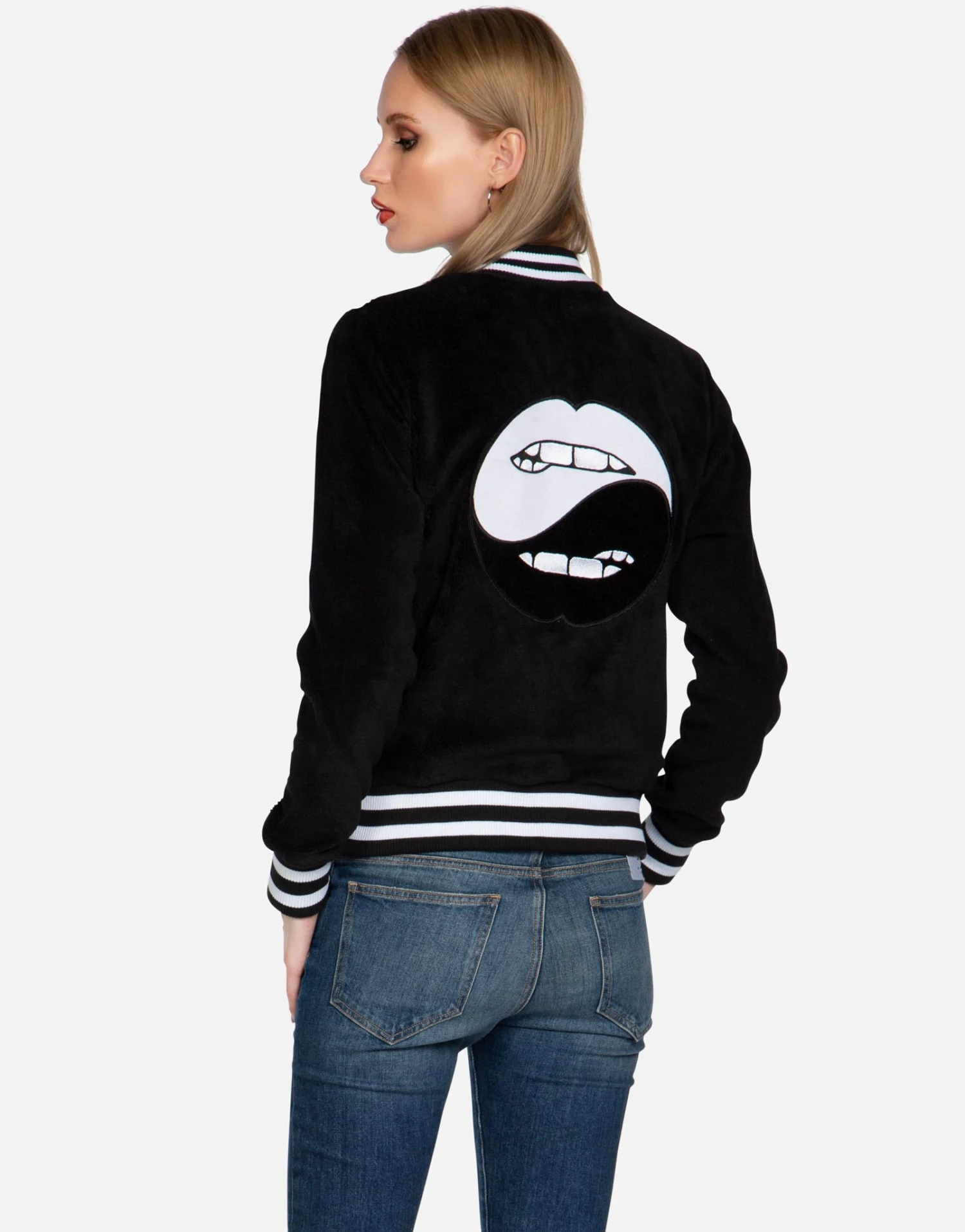 Cambria Biting Lip Yin Yang 4 Cambria Biting Lip Yin Yang - Image 2