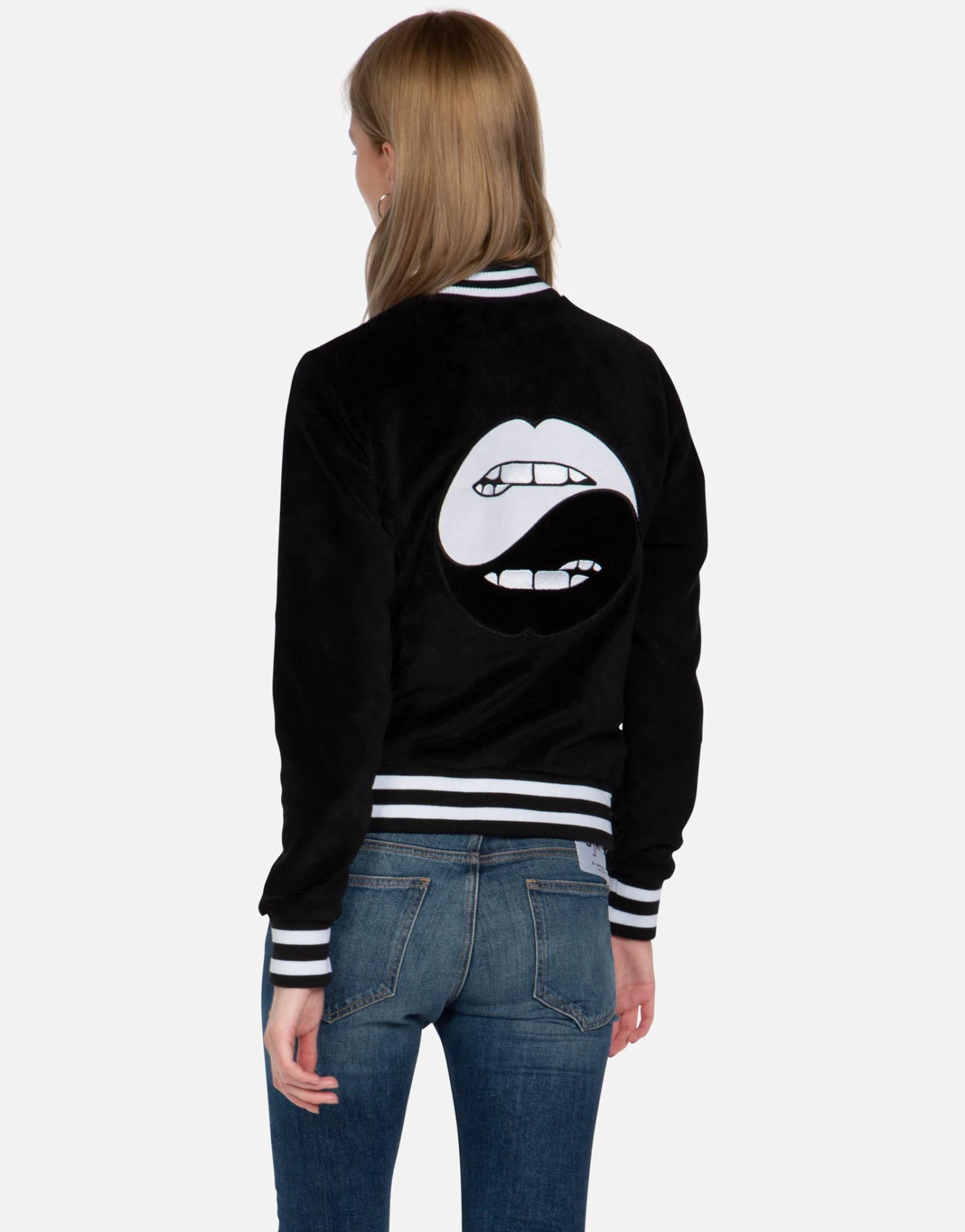 Cambria Biting Lip Yin Yang 8 Cambria Biting Lip Yin Yang - Image 6